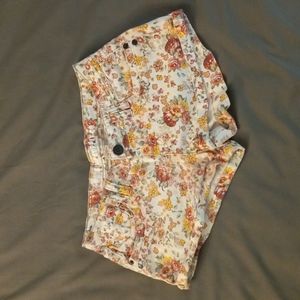 Cute Mossimo Floral Print Jean Shorts Size 5